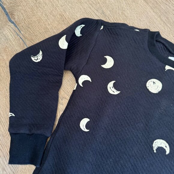 Omami Mini Kids Black Sweatshirt With Moon Print Design US6/Euro 114-130 - Picture 2 of 7